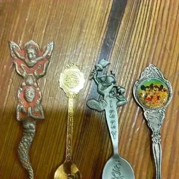 Collectible set of vintage silver plated and pewter spoons - Picture 2 of 5